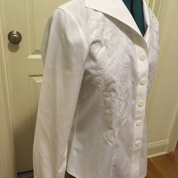 Coldwater Creek Pristine White Embroidered Button Down - Picture 6 of 7